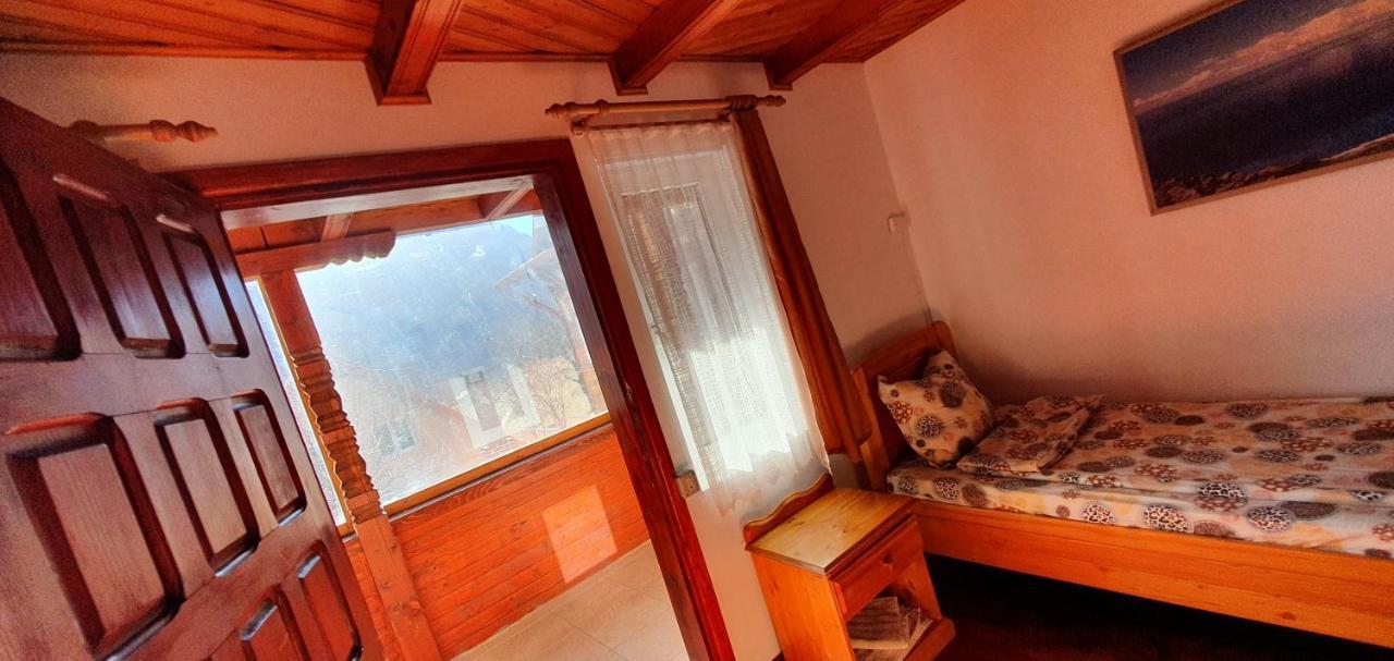 Casa Colt De Rai Villa Brezoi Ngoại thất bức ảnh