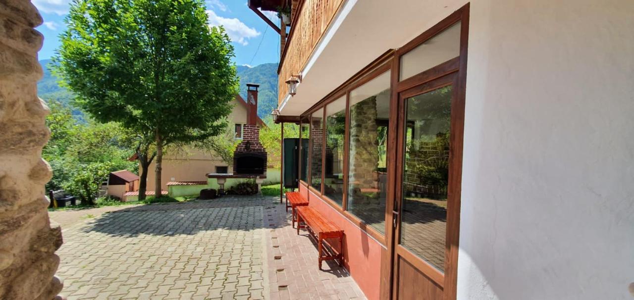 Casa Colt De Rai Villa Brezoi Ngoại thất bức ảnh